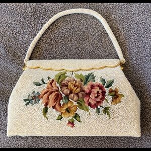 White Vintage Beaded Purse w/flower design, used gently in excellent condition